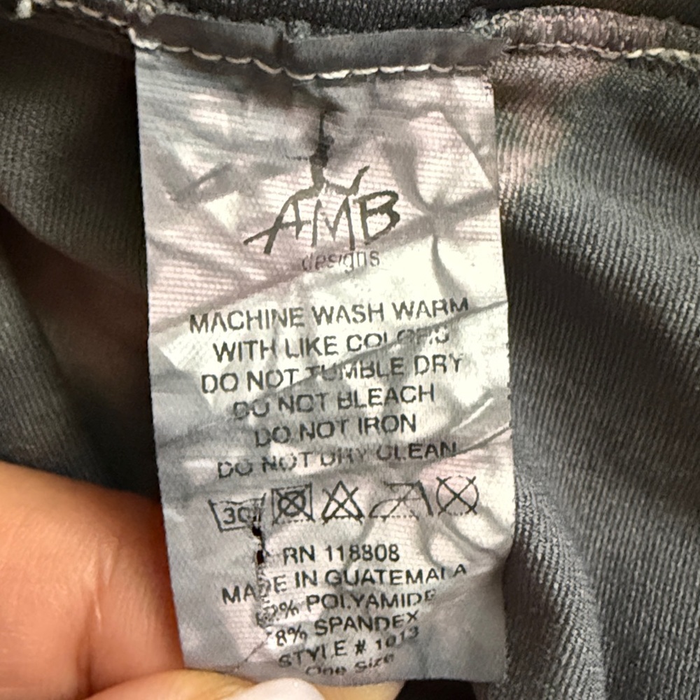 Gray Ruched Graphic Shorts - Picture 5 of 6